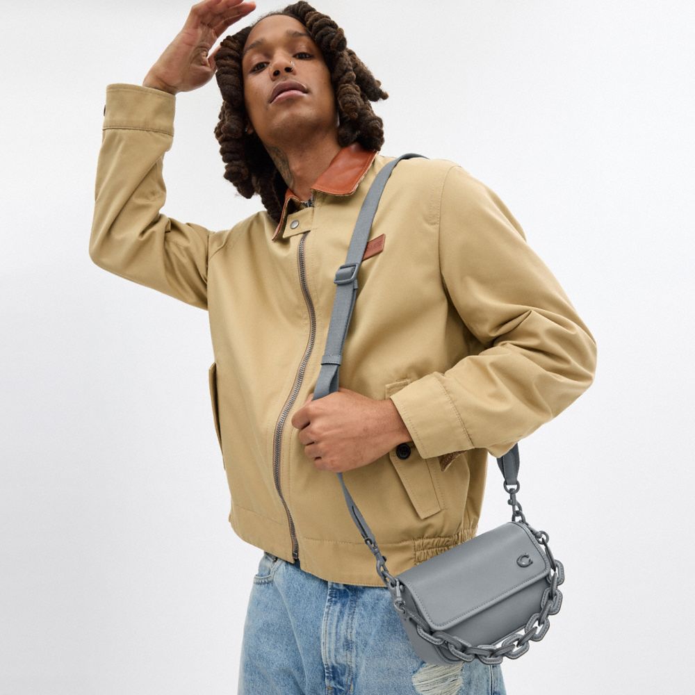 CHARTER 18 翻蓋斜背手袋