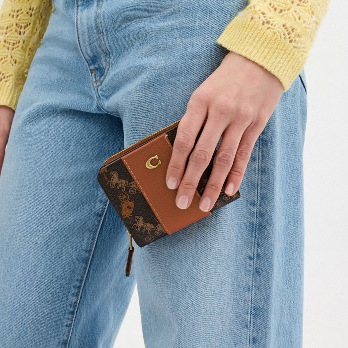 BILLFOLD WALLET WITH HORSE AND CARRIAGE PRINT