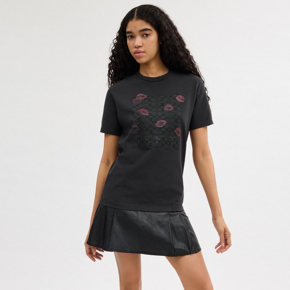 SIGNATURE SQUARE KISS PRINT T-SHIRT IN ORGANIC COTTON