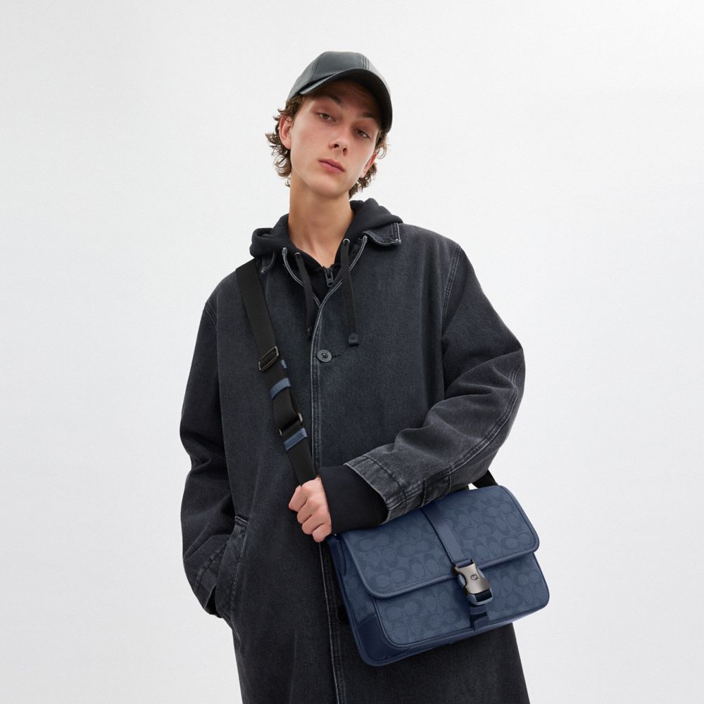 COACHリーグメッセンジャーバッグシグネチャーCU041
