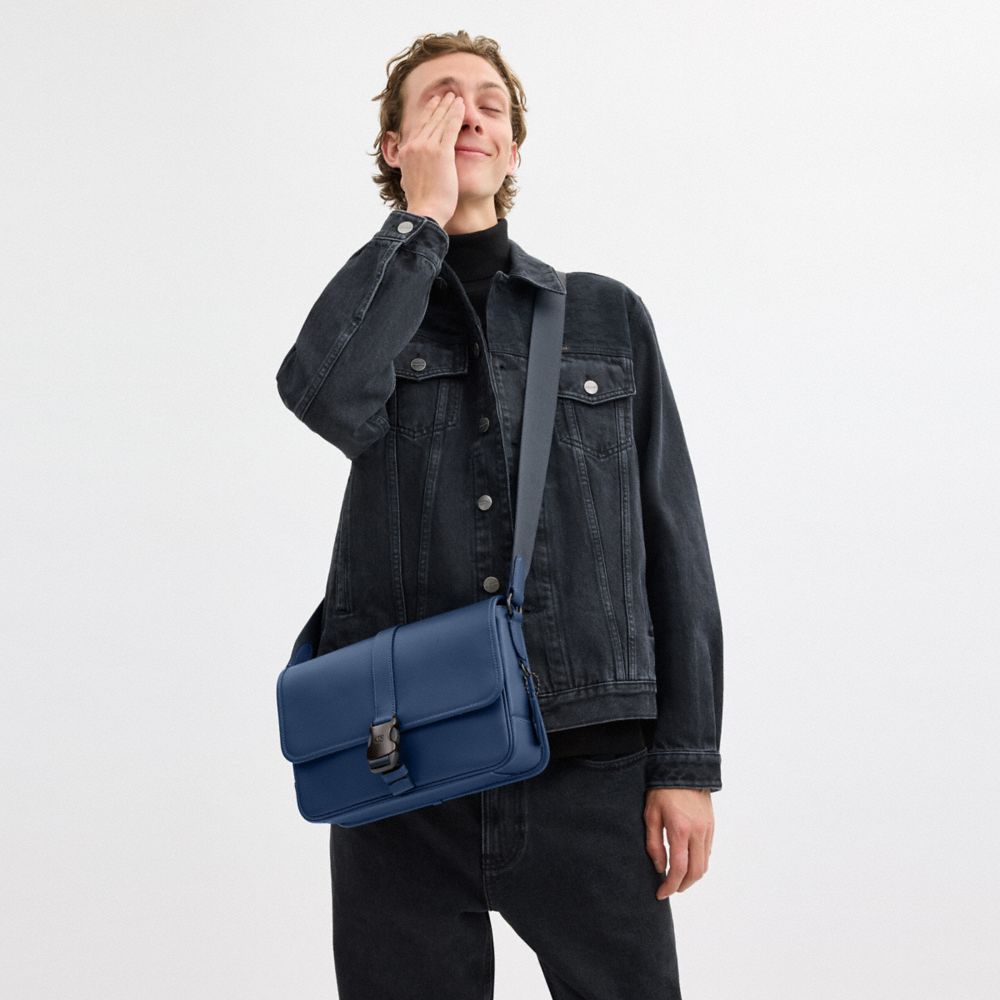 LEAGUE MESSENGER BAG