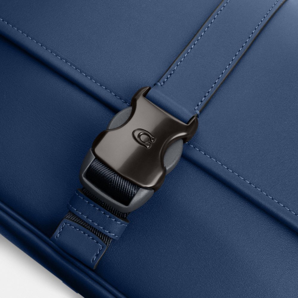 LEAGUE MESSENGER BAG