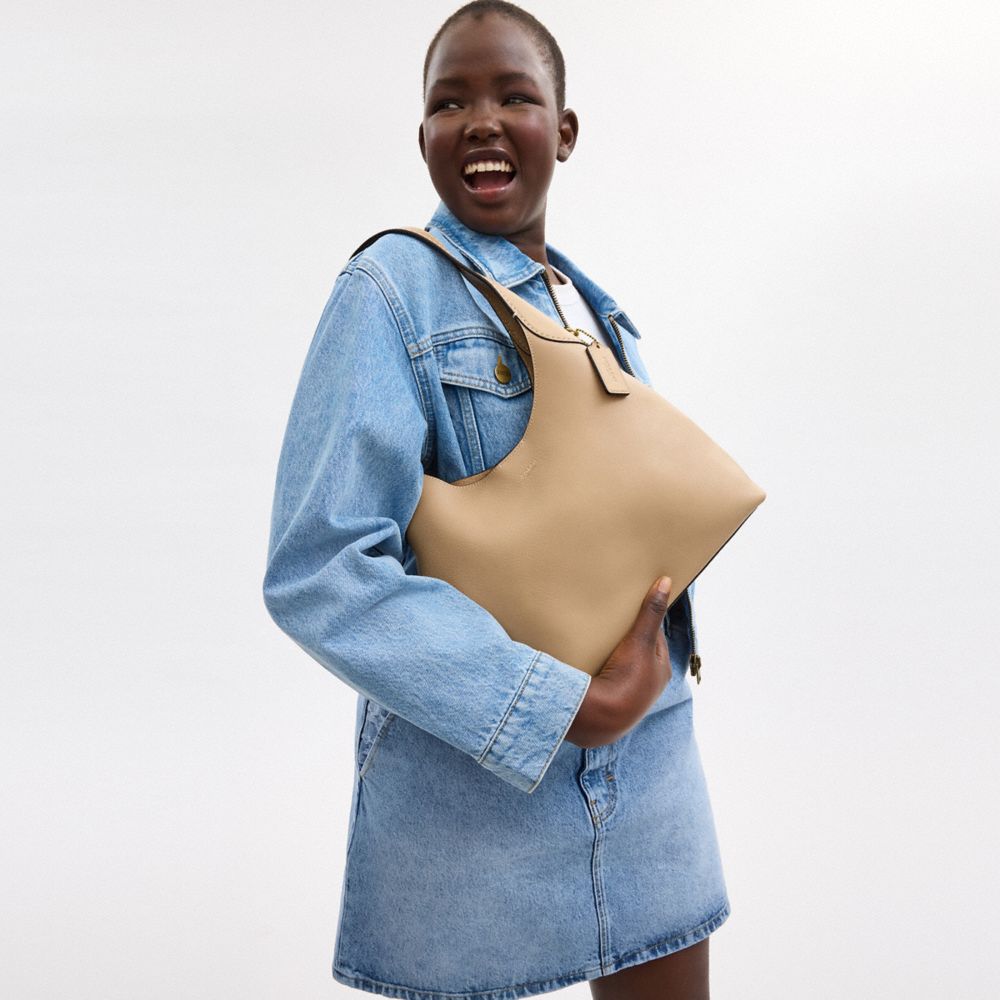 BROOKLYN SHOULDER BAG 28-B4/TAN