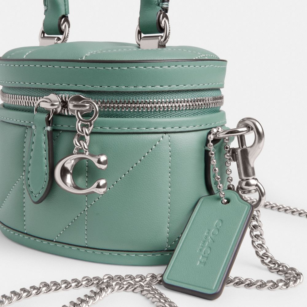 Selena Gomez ポーチ　値下げしました Selena Gomez ポーチ値下げしました