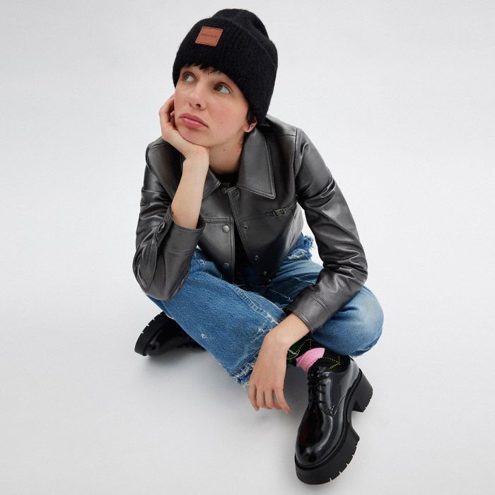 KNIT BEANIE WITH LEATHER PATCH