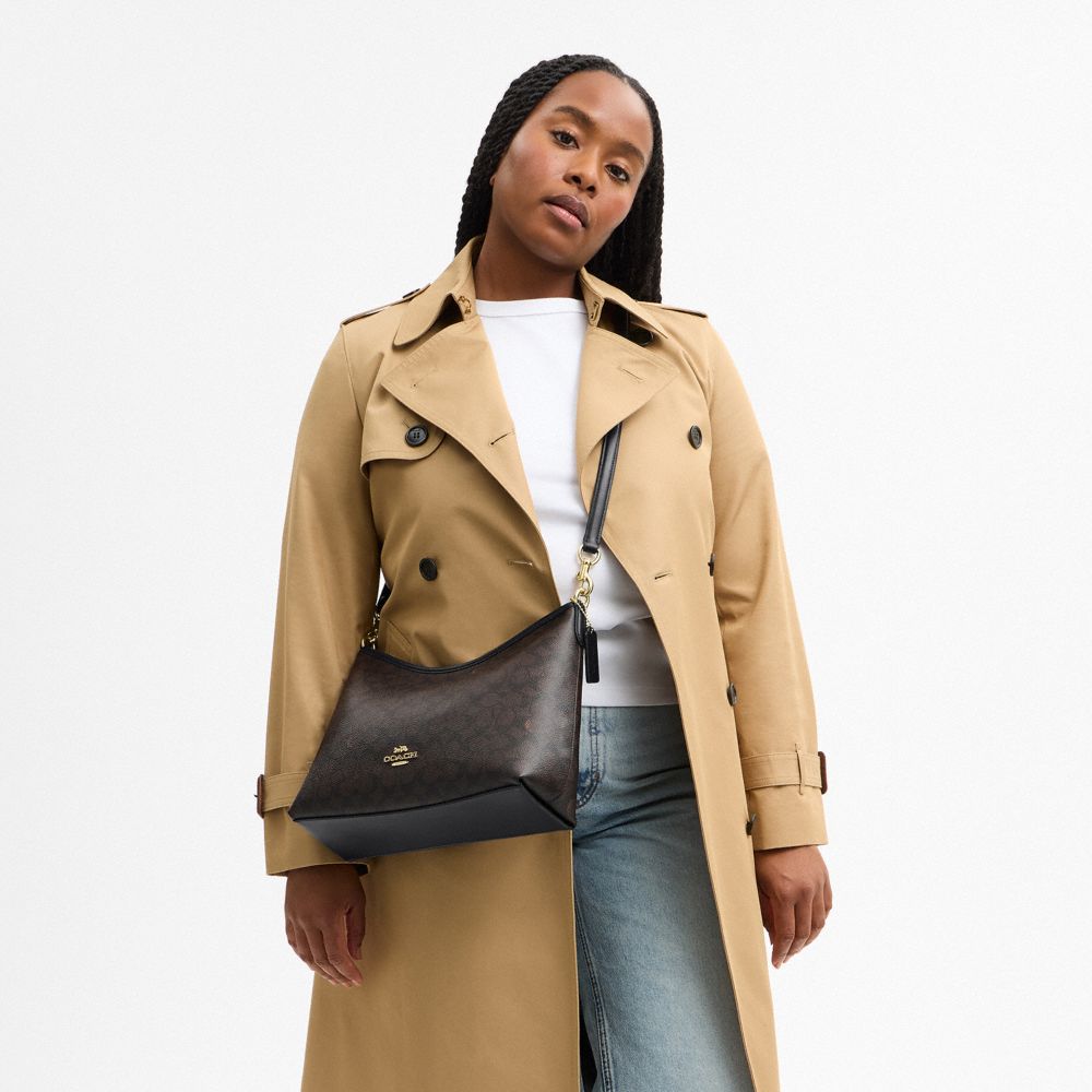 LAUREL SHOULDER BAG IN SIGNATURE CANVAS