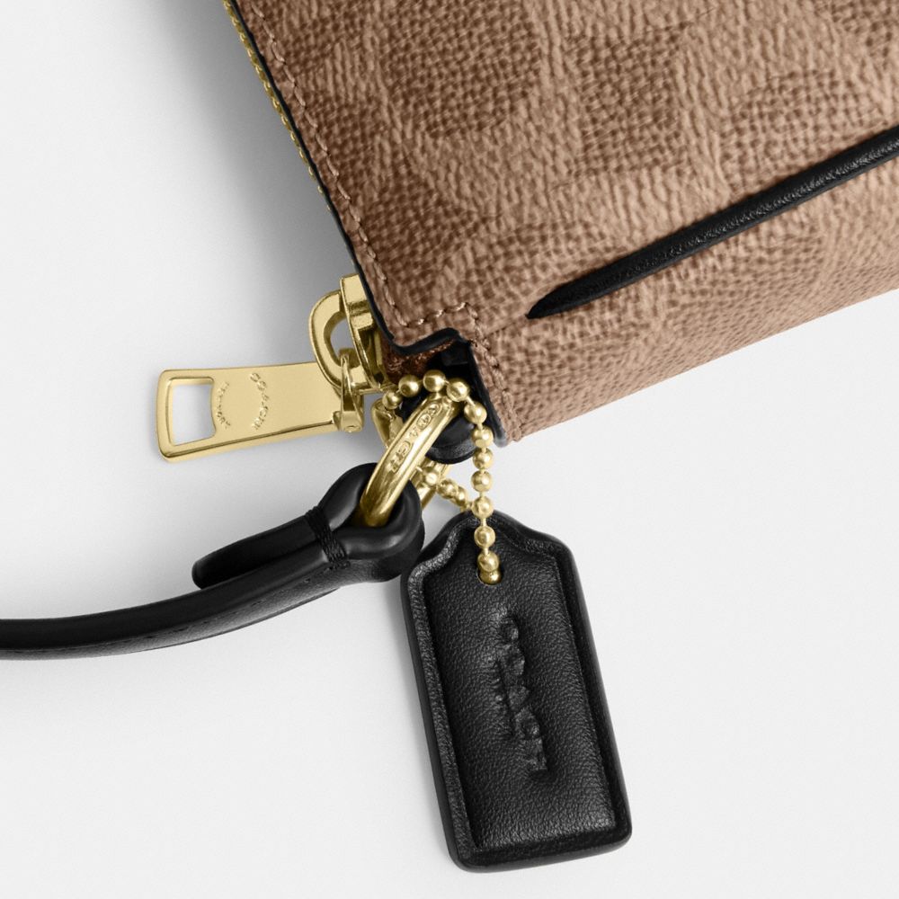 NOLITA 19 IN SIGNATURE CANVAS