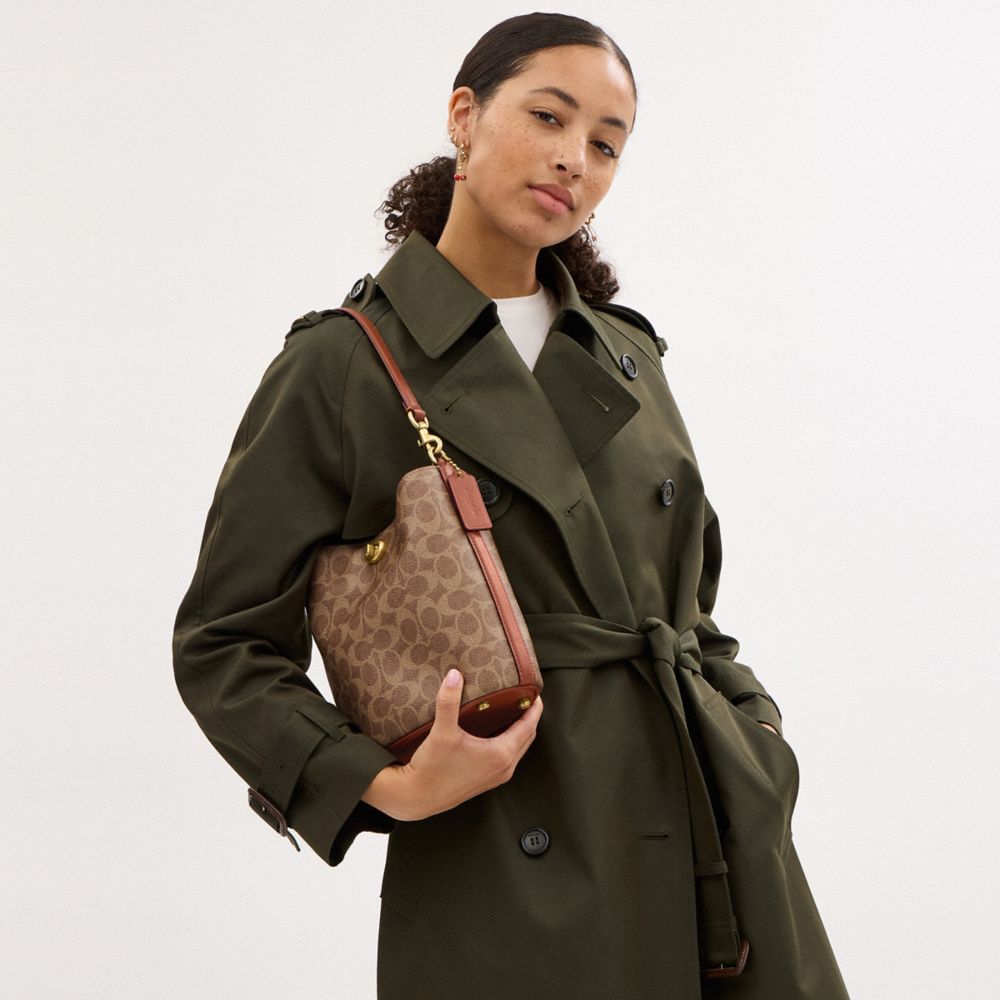 WILLOW SOFT BUCKET BAG 19 IN SIGNATURE CANVAS