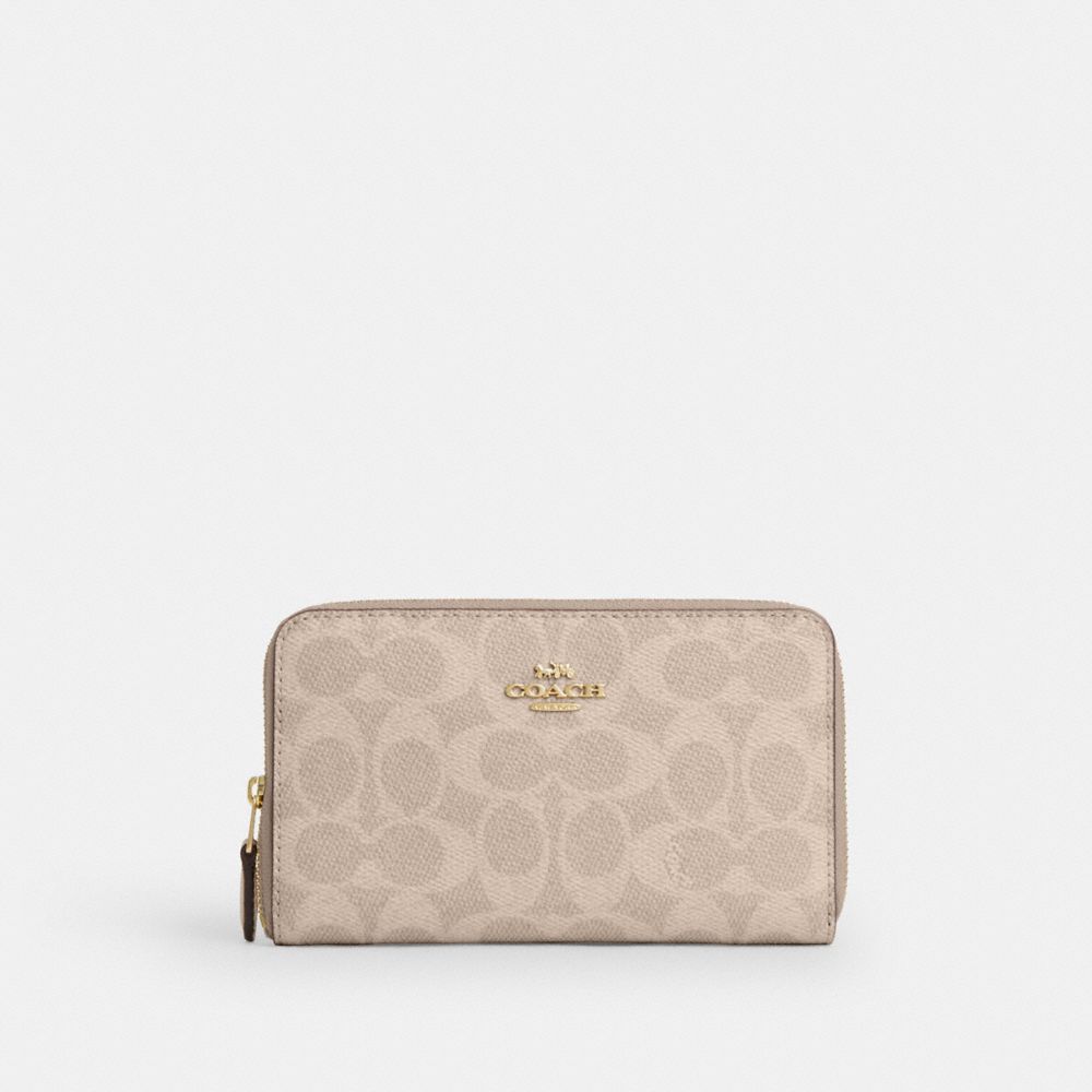 COACH CW781 Medium Id Zip Wallet In Signature Canvas GOLD/SAND/CHALK