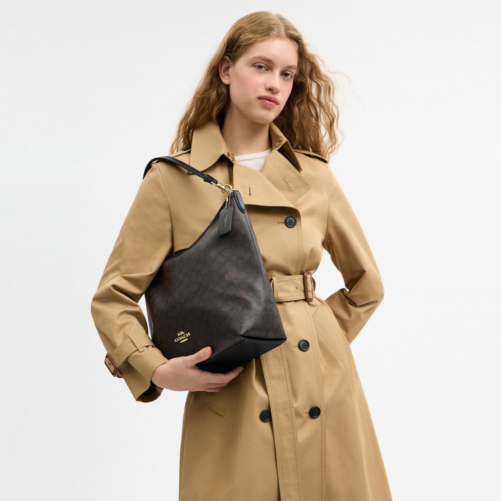 LAUREL LARGE SHOULDER BAG IN SIGNATURE CANVAS