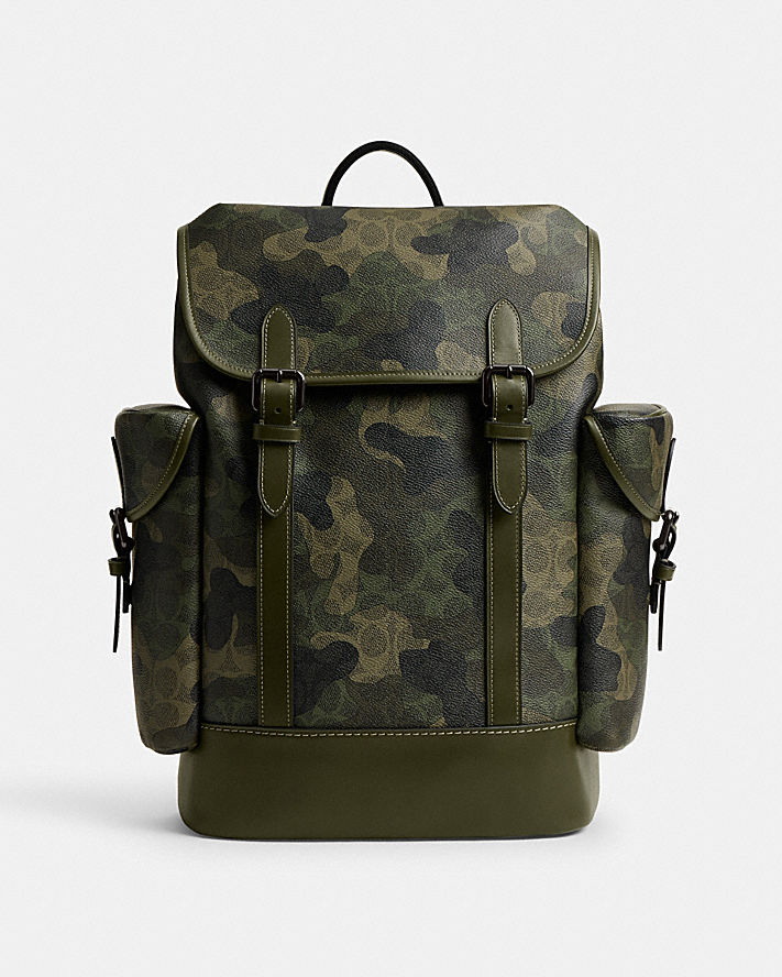 HITCH BACKPACK IN SIGNATURE CAMO PRINT HITCH BACKPACK IN SIGNATURE CAMO PRINT