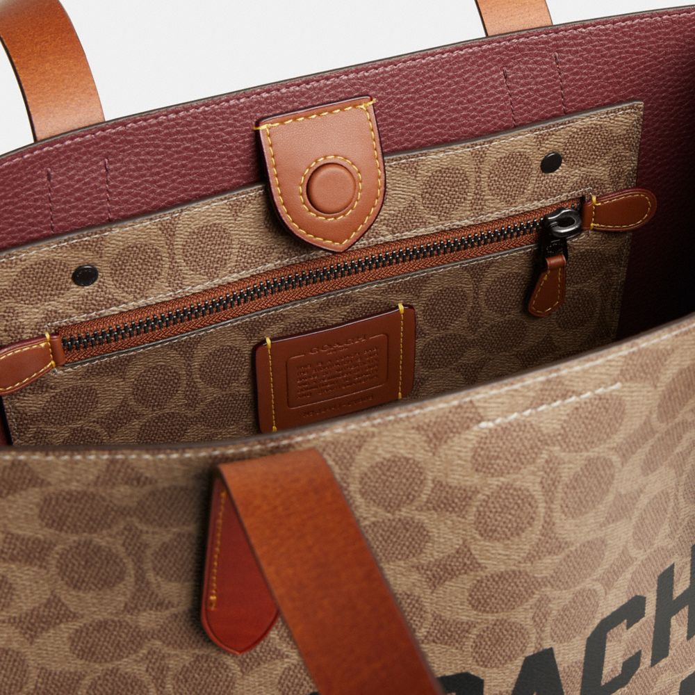 RELAY TOTE BAG 34 IN SIGNATURE CANVAS WITH COACH GRAPHIC