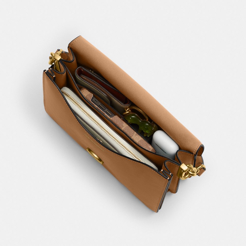 CHAIN TABBY SHOULDER BAG