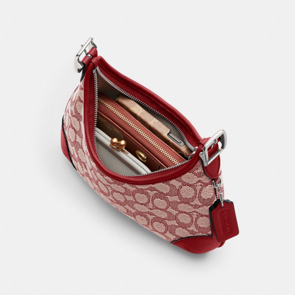 HAMPTONS HOBO BAG IN SIGNATURE TEXTILE JACQUARD