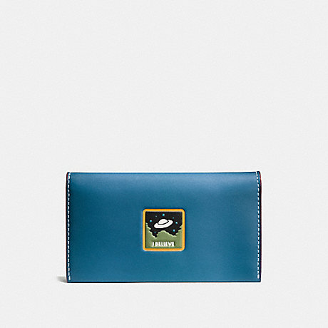 COACH PHONE WALLET WITH UFO BELIEVE - RIVER - F10469