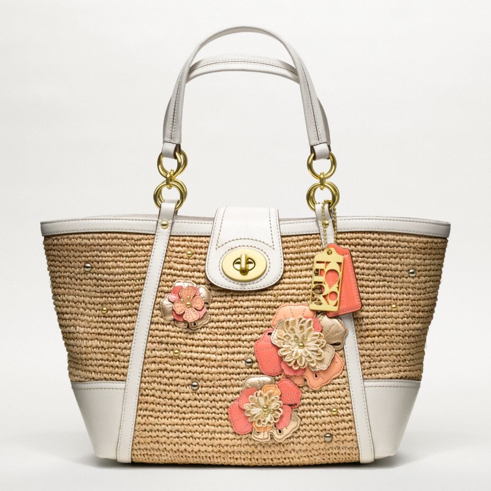 COACH HAMPTONS WEEKEND STRAW APPLIQUE MEDIUM TOTE - ONE COLOR - F19347