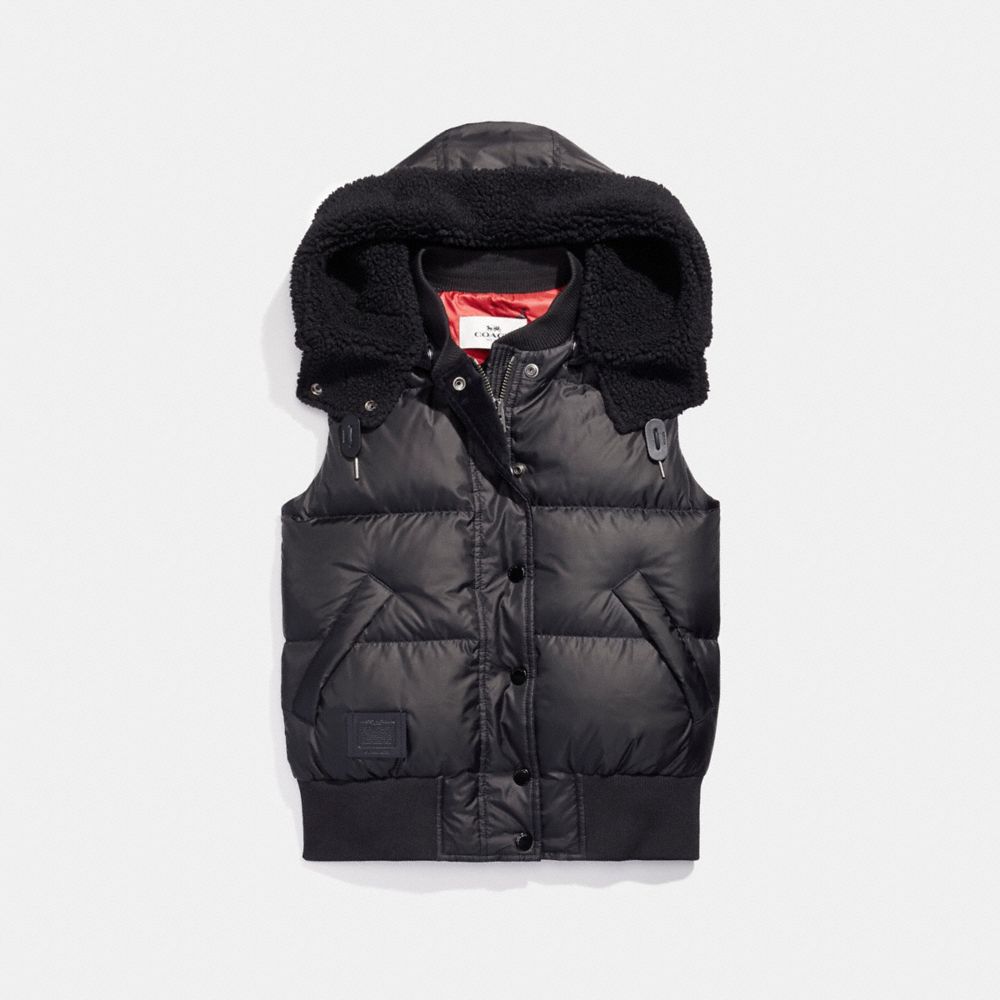 COACH F20985 - SOLID  CAMO VARSITY PUFFER VEST BLACK/RED