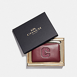 BOXED CORNER ZIP WRISTLET WITH GLITTER PATCH C - COACH f22709 - LIGHT GOLD/CRIMSON