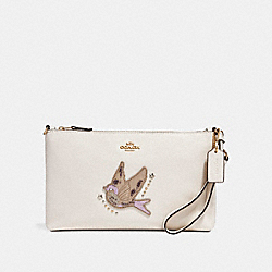 LARGE WRISTLET 25 WITH BIRD APPLIQUE - COACH f24043 - LIGHT GOLD/CHALK