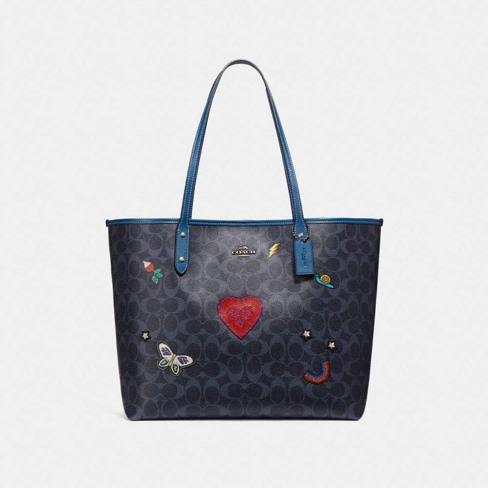 CITY TOTE IN SIGNATURE CANVAS WITH SOUVENIR EMBROIDERY - f24592 - SILVER/DENIM