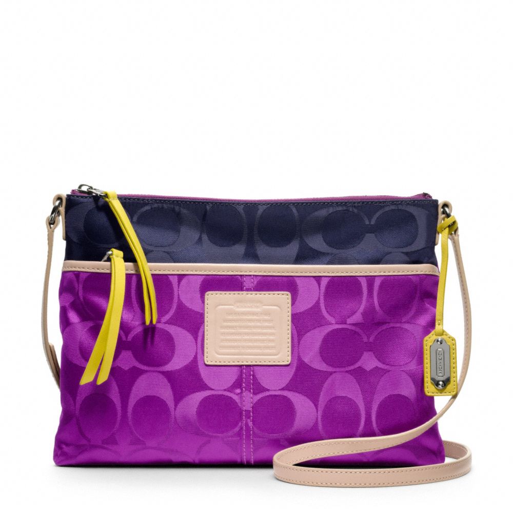 COACH F24864 WEEKEND SIGNATURE COLORBLOCK NYLON HIPPIE SILVER/VIOLET/NAVY