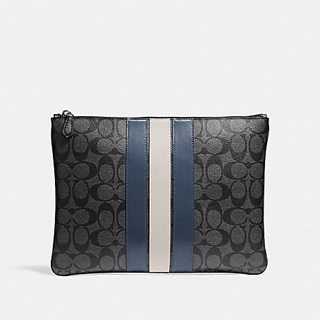 COACH LARGE POUCH IN SIGNATURE CANVAS WITH VARSITY STRIPE - MIDNIGHT NVY/DENIM/CHALK - f26071