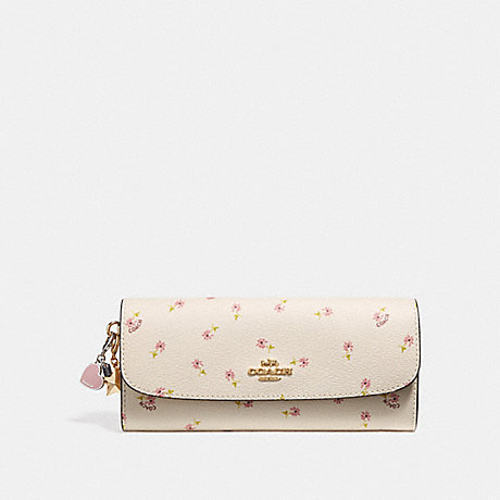 COACH BOXED SOFT WALLET WITH DITSY DAISY PRINT AND CHARMS - GOLD/CHALK MULTI - F28853