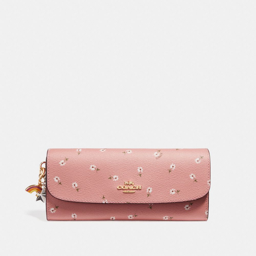 COACH BOXED SOFT WALLET WITH DITSY DAISY PRINT AND CHARMS - VINTAGE PINK MULTI/imitation gold - f28853
