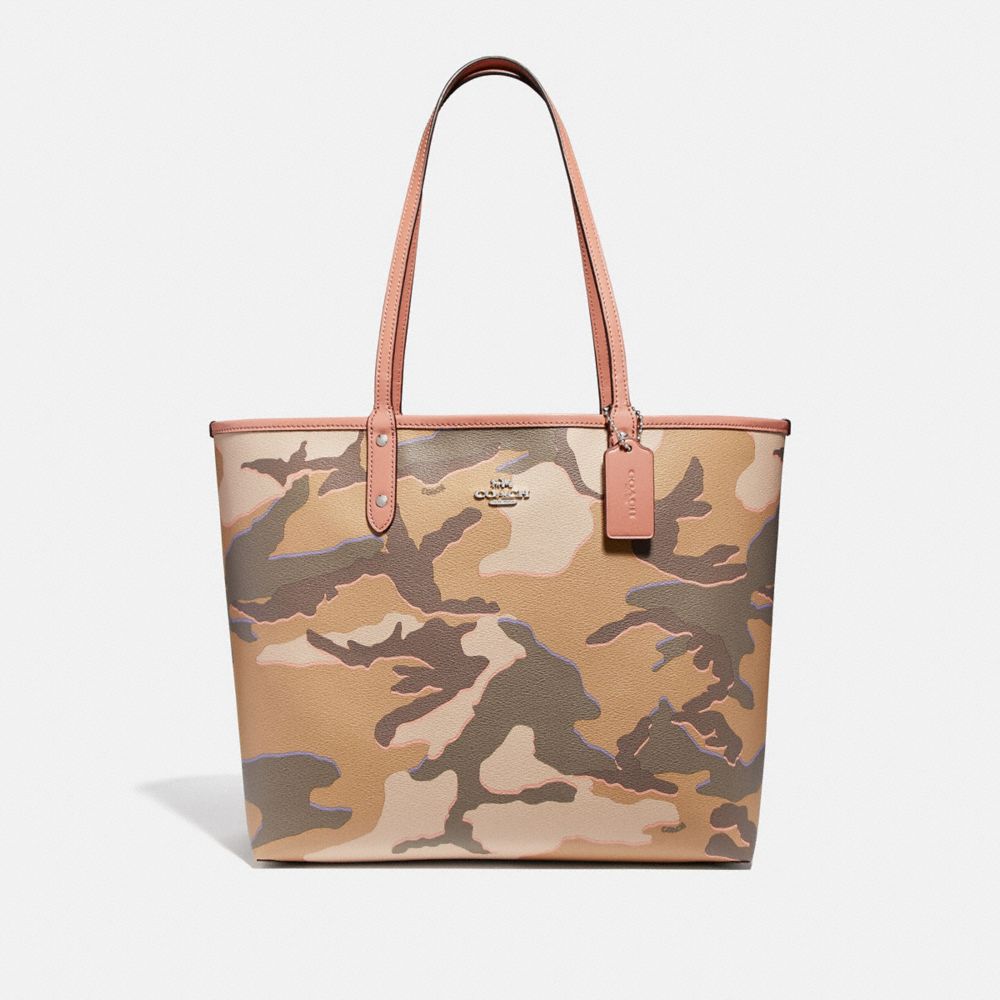 REVERSIBLE CITY TOTE WITH WILD CAMO PRINT - F31451 - KHAKI MULTI /SILVER