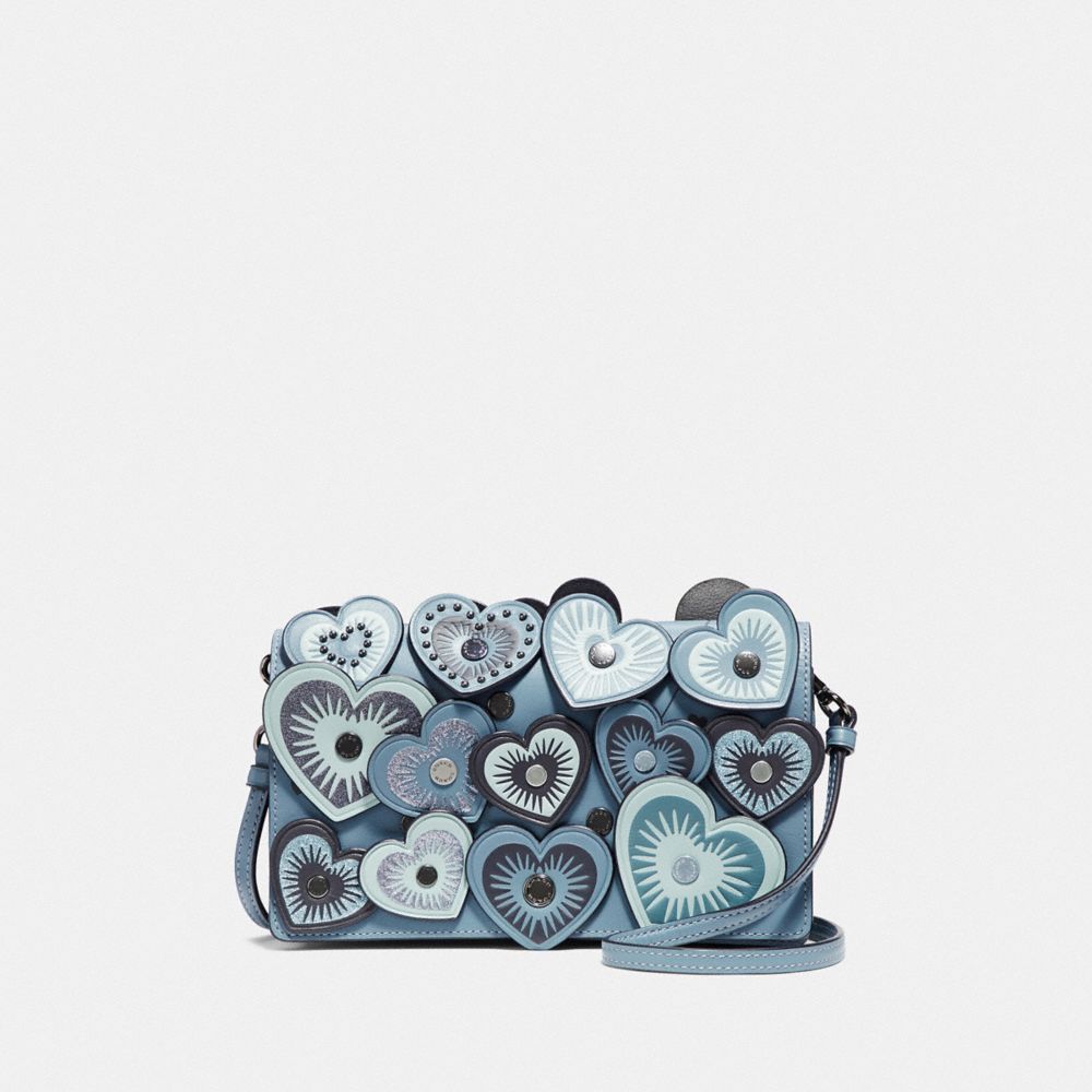 HAYDEN FOLDOVER CROSSBODY CLUTCH WITH HEARTS - F31757 - CHAMBRAY/DARK GUNMETAL