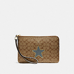 CORNER ZIP WRISTLET IN SIGNATURE CANVAS WITH STAR - COACH f31890 - KHAKI MULTI /light gold