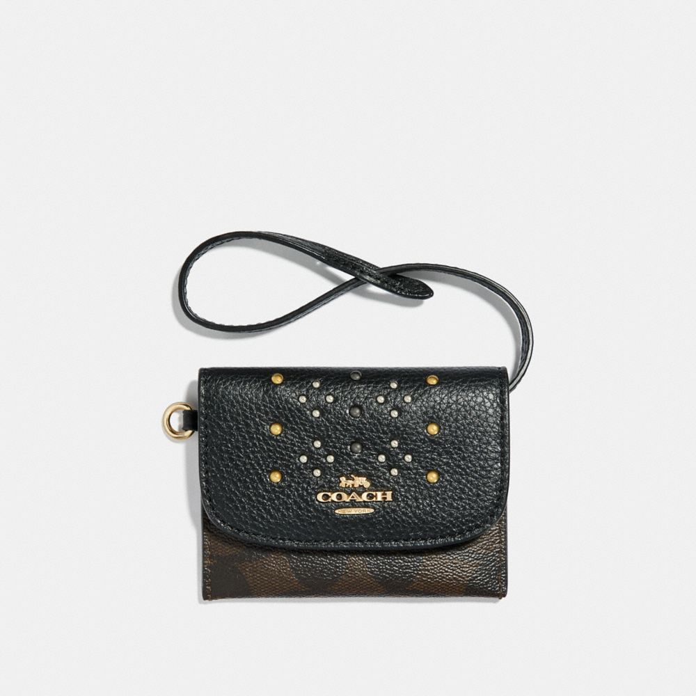 COACH CARD POUCH IN SIGNATURE CANVAS WITH RIVETS - BROWN MULTI/LIGHT GOLD - F32026