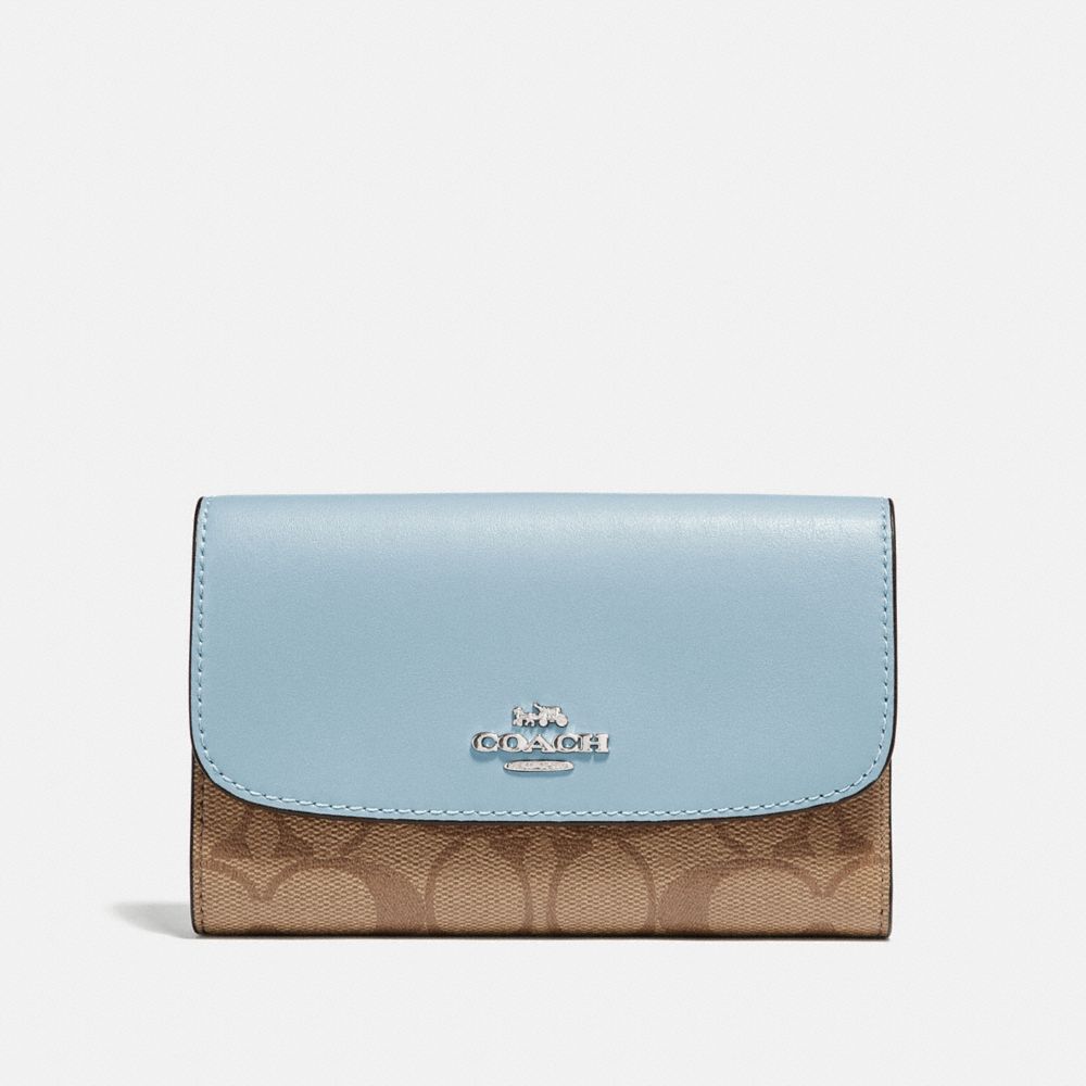 MEDIUM ENVELOPE WALLET IN SIGNATURE CANVAS - f32485 - khaki/pale blue/silver