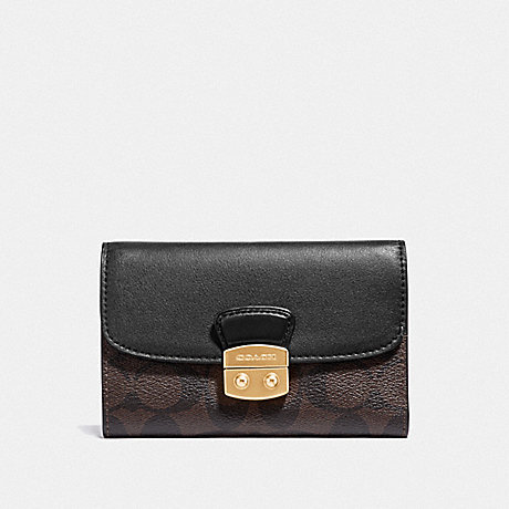 COACH AVARY MEDIUM ENVELOPE WALLET IN SIGNATURE CANVAS - BROWN/BLACK/LIGHT GOLD - F34780