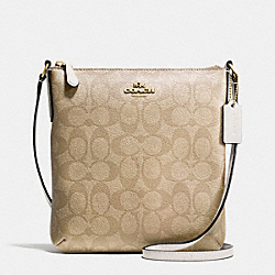 NORTH/SOUTH CROSSBODY IN SIGNATURE - IMITATION GOLD/LIGHT KHAKI/CHALK - COACH F35940