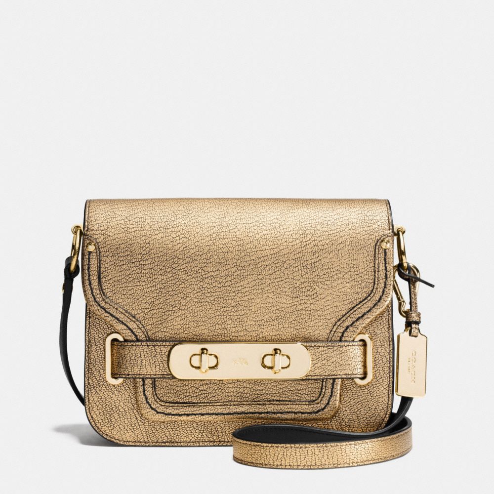 COACH SWAGGER SMALL SHOULDER BAG IN METALLIC PEBBLE LEATHER - LIGHT GOLD/GOLD - COACH F35995