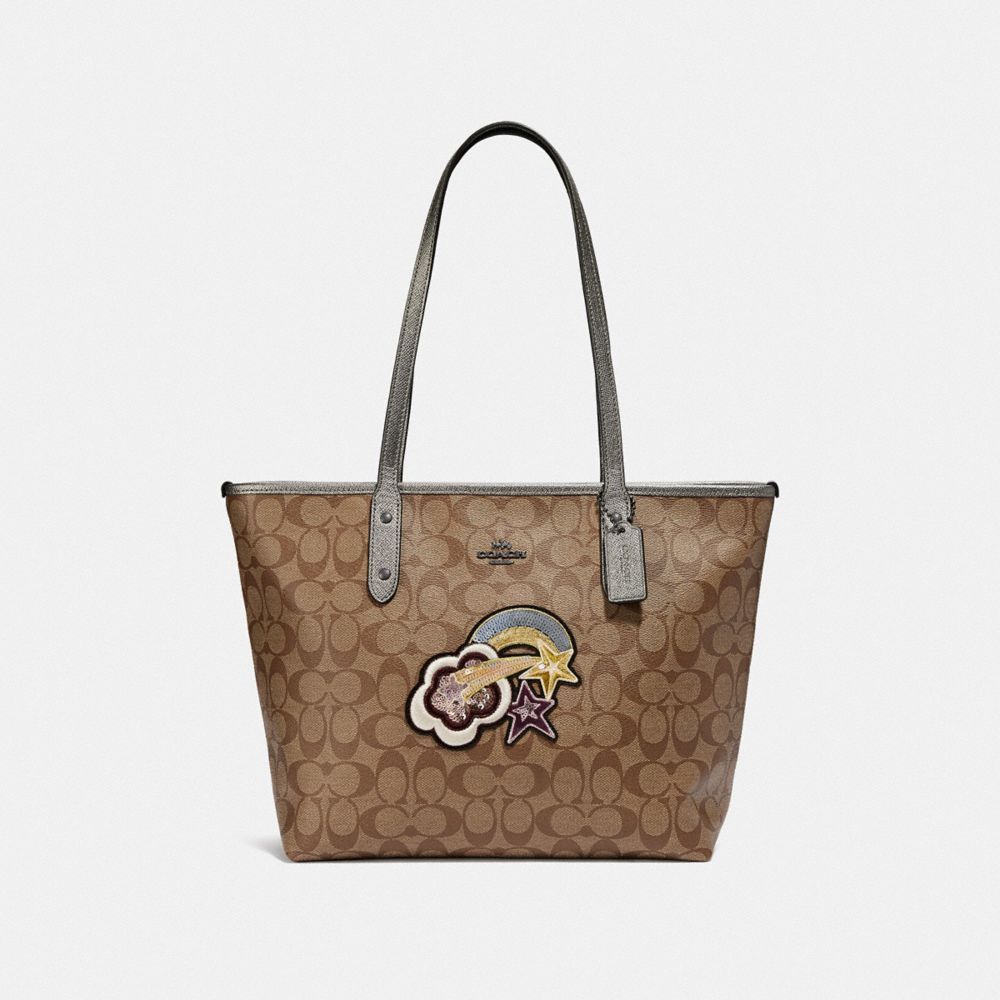 CITY ZIP TOTE IN SIGNATURE CANVAS WITH GLITTER PATCH - F38060 - KHAKI/GUNMETAL MULTI/BLACK ANTIQUE NICKEL