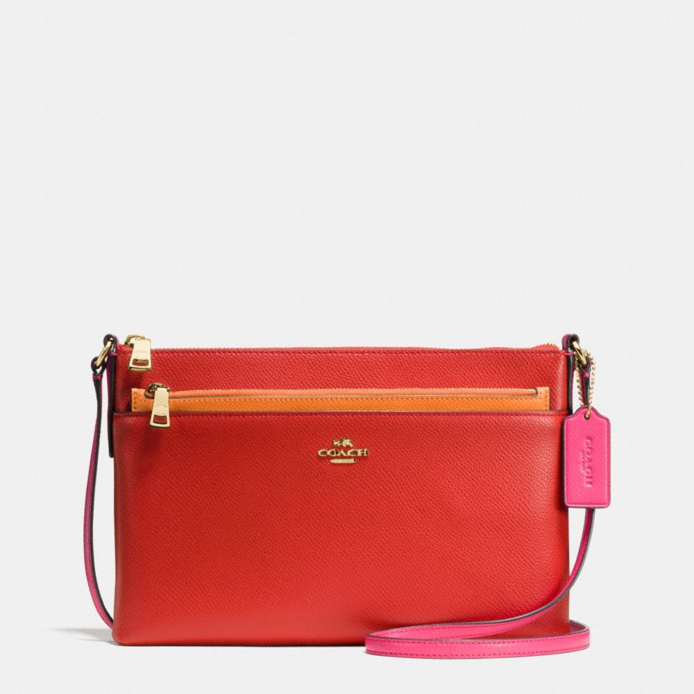 EAST/WEST CROSSBODY WITH POP UP POUCH IN COLORBLOCK LEATHER - IMITATION GOLD/CARMINE MULTI - COACH F38122