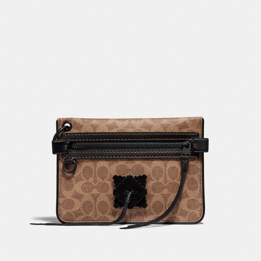POUCH 22 IN SIGNATURE CANVAS WITH WHIPSTITCH - KHAKI - COACH F38771
