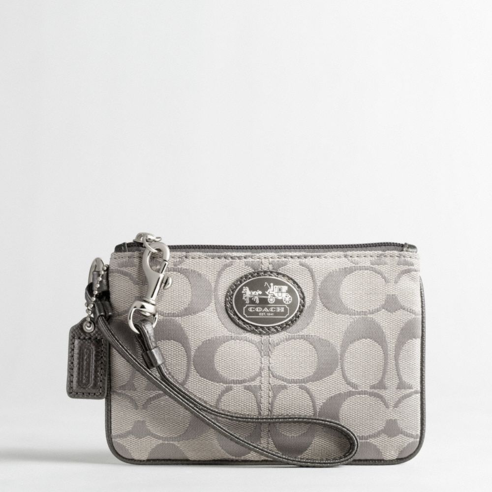 COACH f43996 SUTTON SIGNATURE WRISTLET 