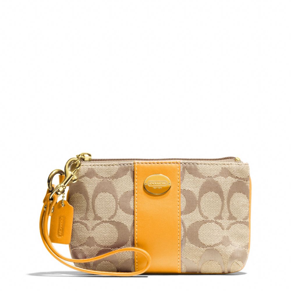 SIGNATURE SMALL WRISTLET COACH F48435