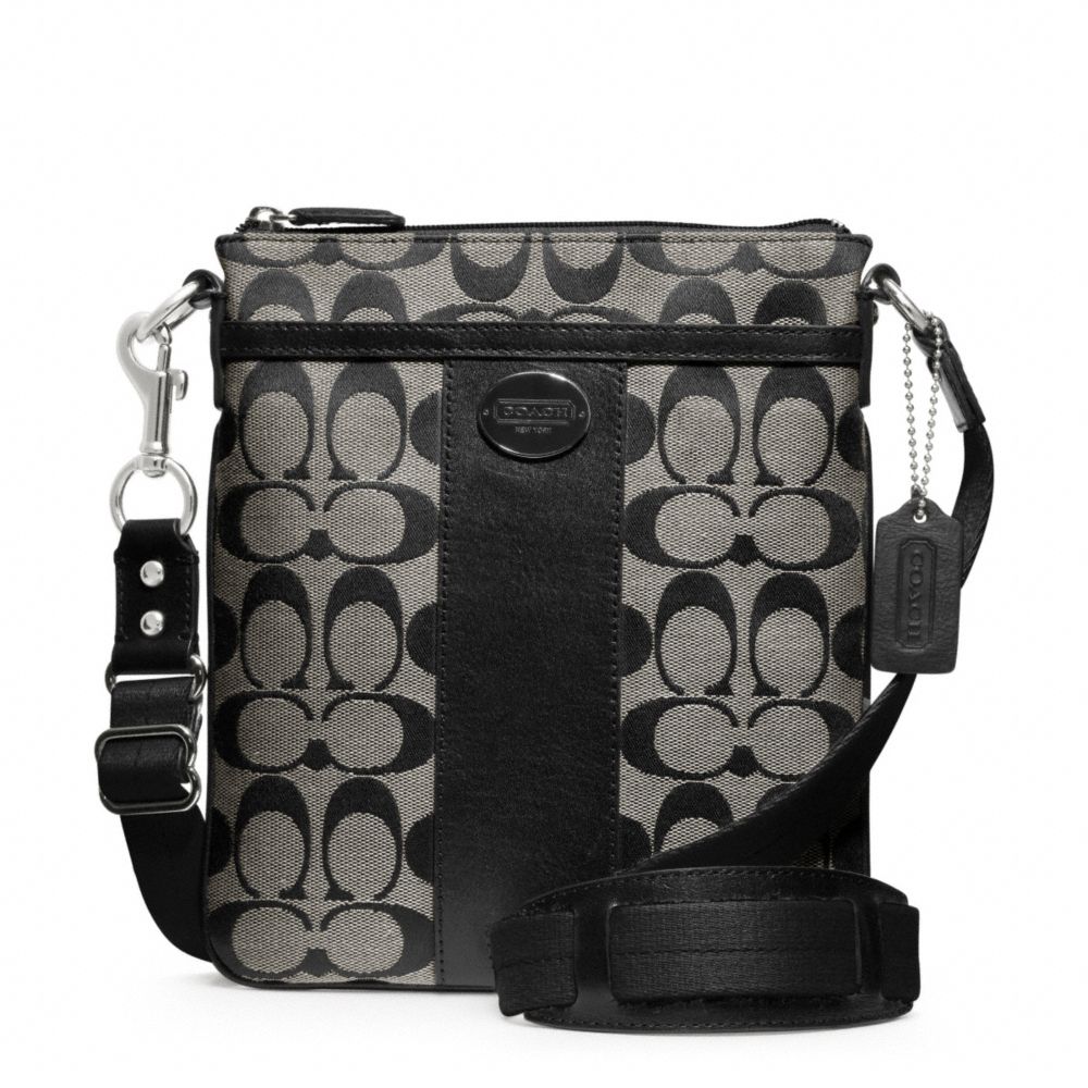 SIGNATURE SWINGPACK - SILVER/BLACK/WHITE/BLACK - COACH F48452