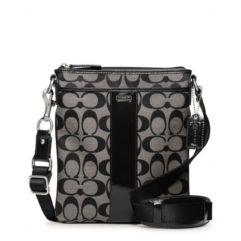 SIGNATURE SWINGPACK - SILVER/BLACK/WHITE/BLACK - COACH F48639