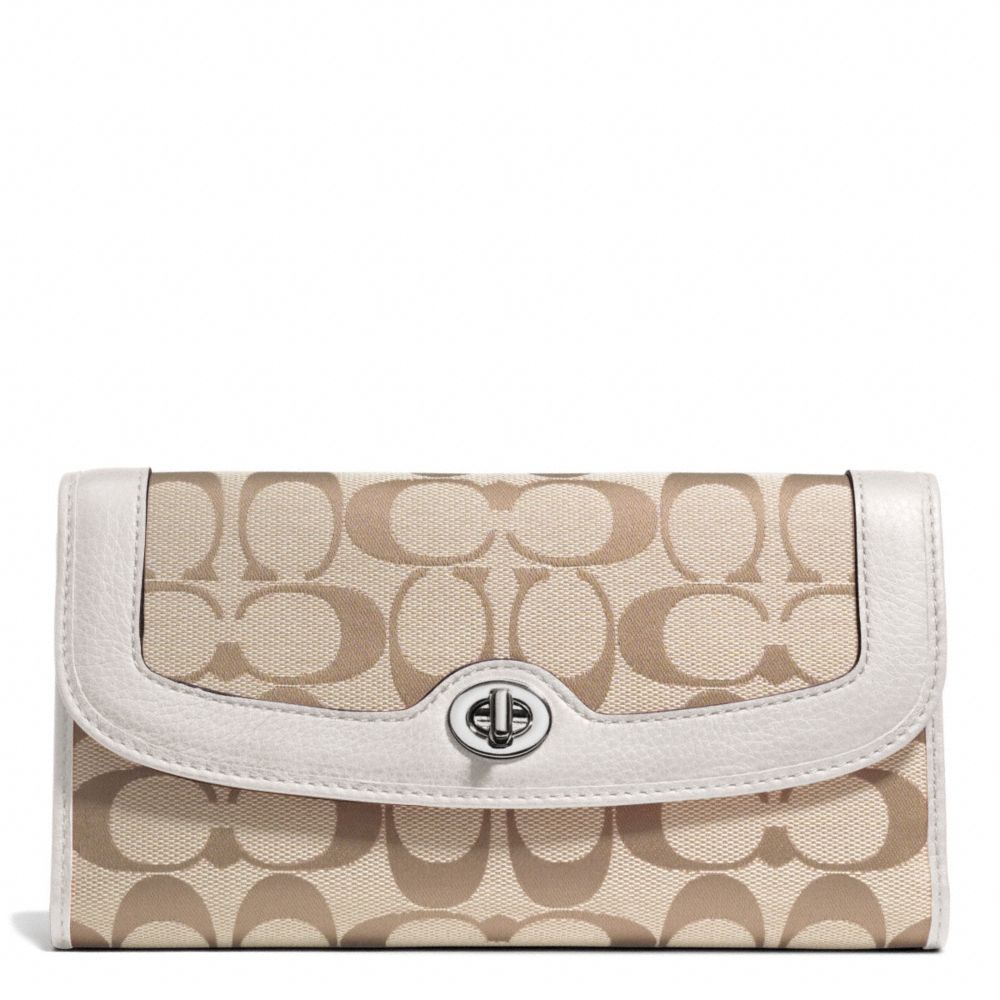 COACH f49145 PARK SIGNATURE CHECKBOOK SILVER/LIGHT KHAKI/PEARL