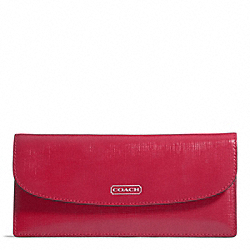 COACH DARCY PATENT LEATHER SOFT WALLET - ONE COLOR - F49876