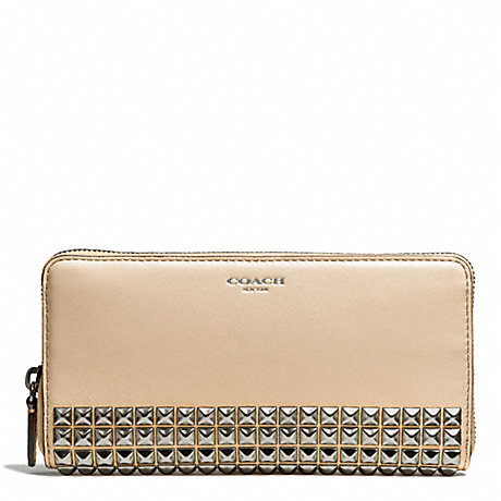 COACH F50467 ACCORDION ZIP WALLET IN STUDDED LEATHER AKECR