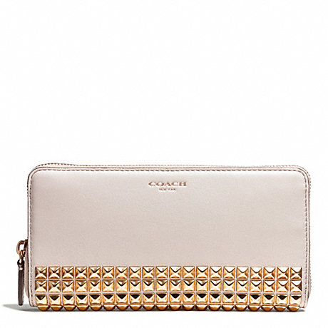 COACH F50467 STUDDED LEATHER ACCORDION ZIP WALLET ONE-COLOR
