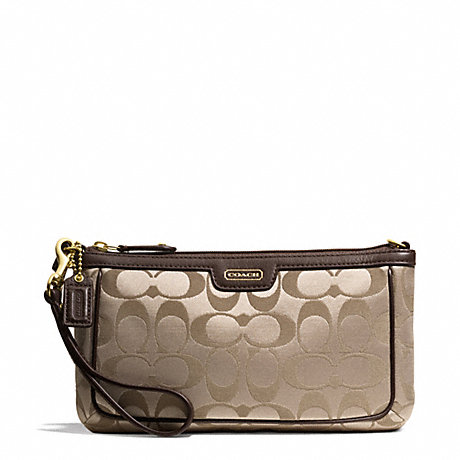 COACH F51111 CAMPBELL SIGNATURE LARGE WRISTLET ONE-COLOR