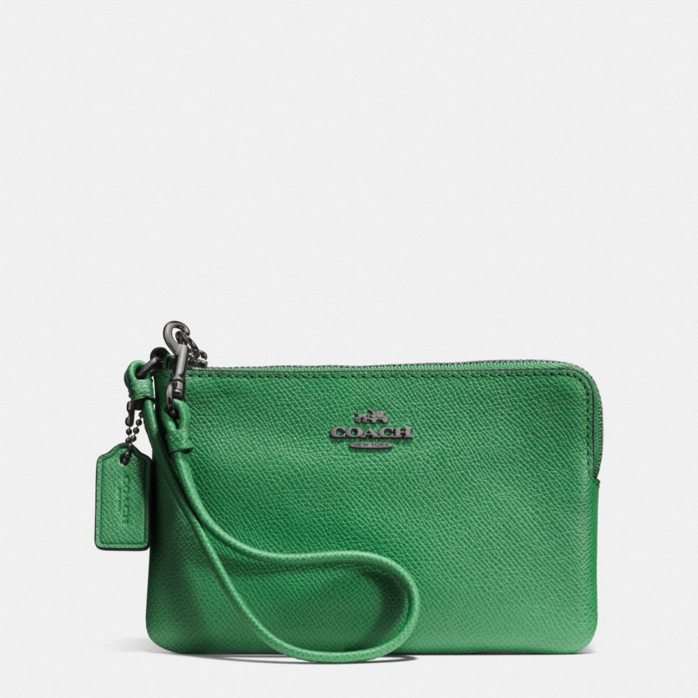 COACH f52392 CORNER ZIP WRISTLET IN SIGNATURE DARK GUNMETAL/GRASS