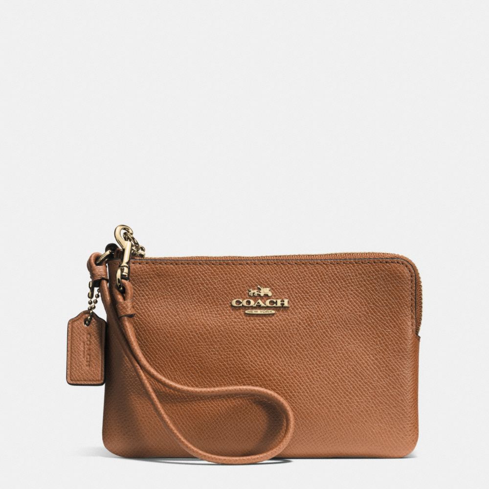 COACH f52392 CORNER ZIP WRISTLET IN SIGNATURE LIGHT GOLD/SADDLE